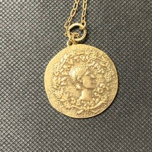 “Ancient” long Chain necklace